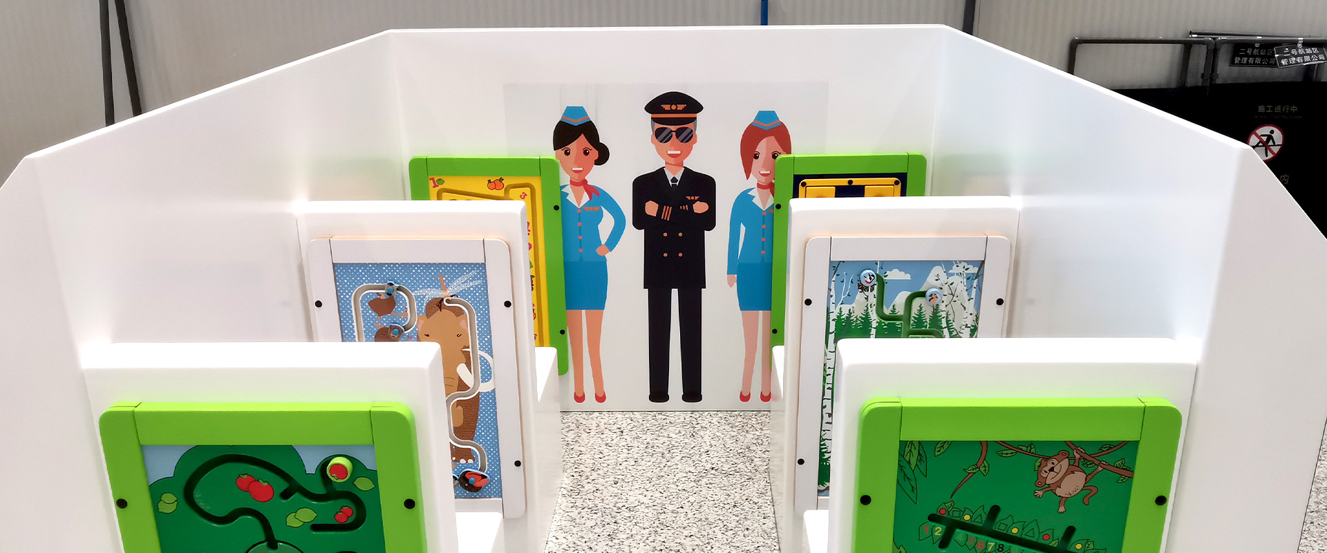 speelhoek voor kinderen met vliegveld thema
